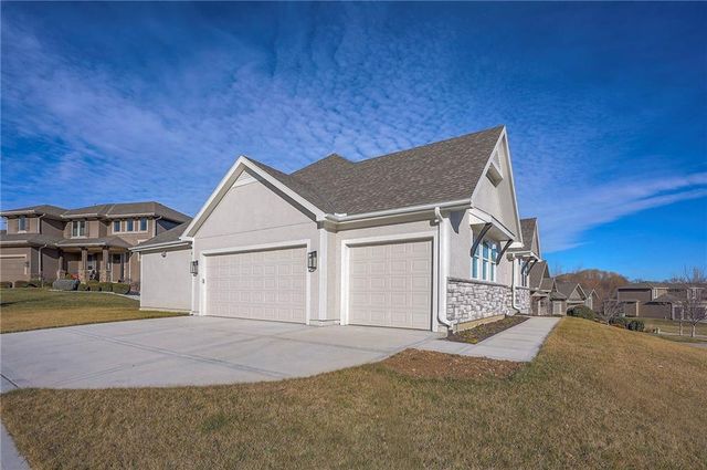 11494 S Longview Road, Olathe, KS 66061