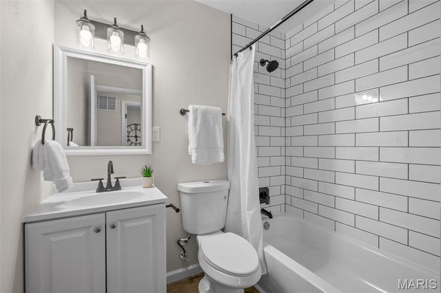 1320 Fenton Hills Road, Fenton, MO 63026