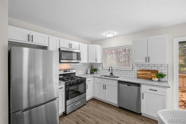 1320 Fenton Hills Road, Fenton, MO 63026