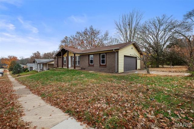 1320 Fenton Hills Road, Fenton, MO 63026