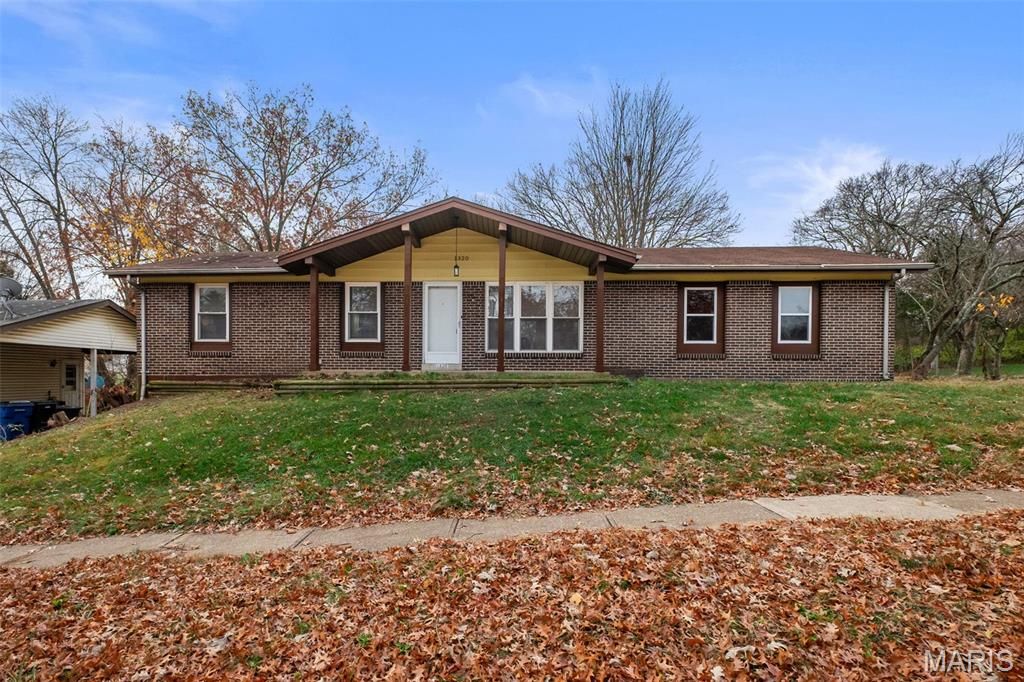1320 Fenton Hills Road, Fenton, MO 63026
