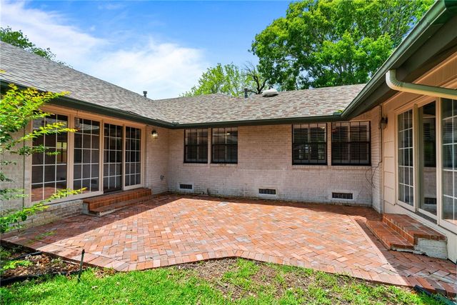 457 Delaine Dr, Corpus Christi, TX 78411