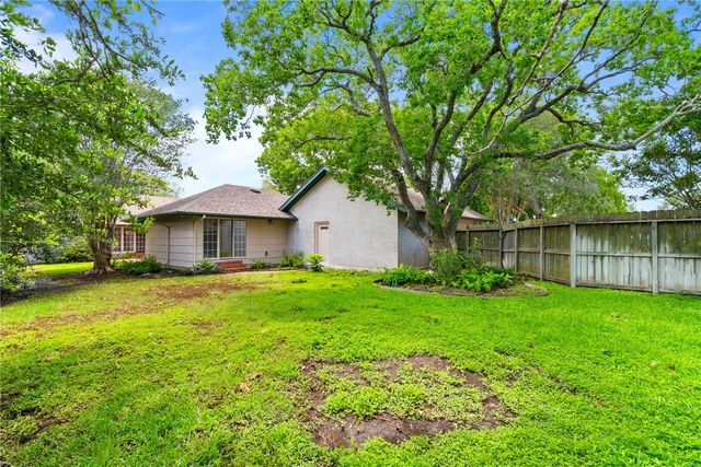 457 Delaine Dr, Corpus Christi, TX 78411
