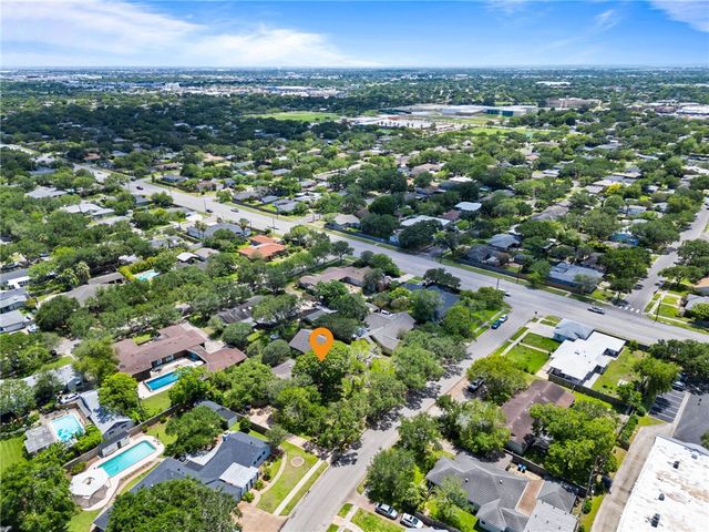 457 Delaine Dr, Corpus Christi, TX 78411