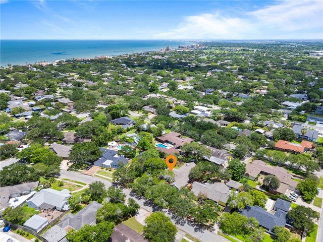 457 Delaine Dr, Corpus Christi, TX 78411
