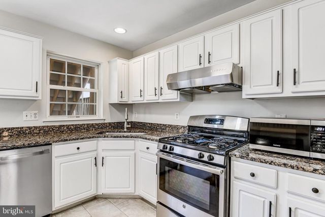 42847 PILGRIM SQ, Chantilly, VA 20152