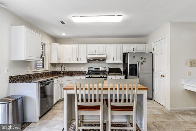 42847 PILGRIM SQ, Chantilly, VA 20152