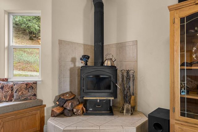 5611 Meesha Ln, Placerville, CA 95667