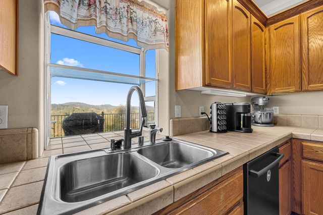5611 Meesha Ln, Placerville, CA 95667