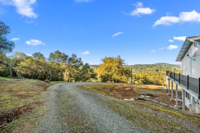 5611 Meesha Ln, Placerville, CA 95667