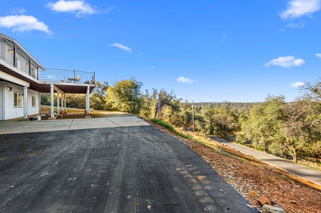 5611 Meesha Ln, Placerville, CA 95667
