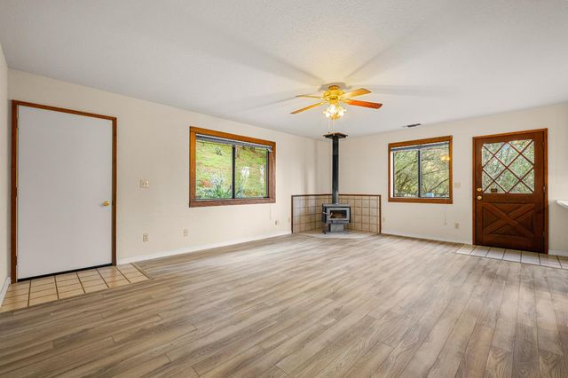 5611 Meesha Ln, Placerville, CA 95667