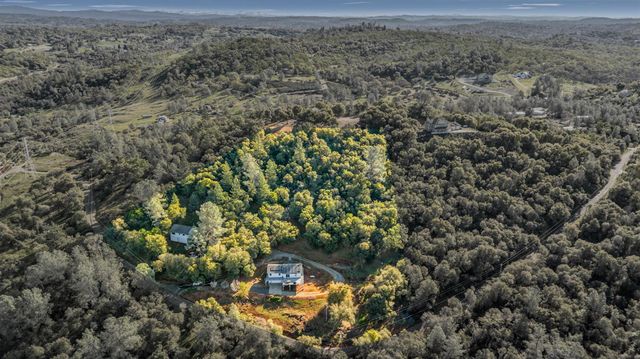 5611 Meesha Ln, Placerville, CA 95667
