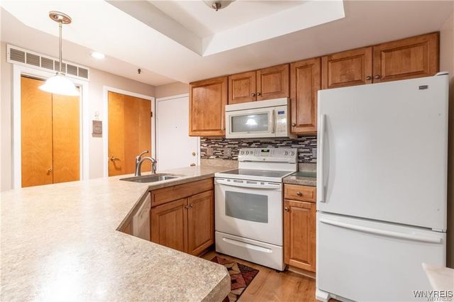 1210 Youngs Rd D, Amherst, NY 14221