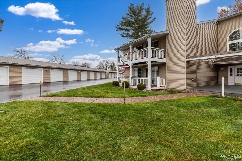 1210 Youngs Rd D, Amherst, NY 14221