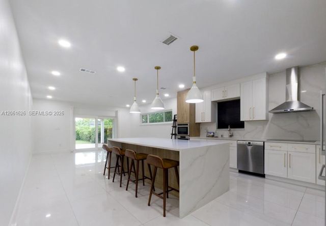 6305 SW 31st St 6305, Miami, FL 33155