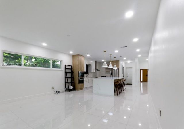 6305 SW 31st St 6305, Miami, FL 33155