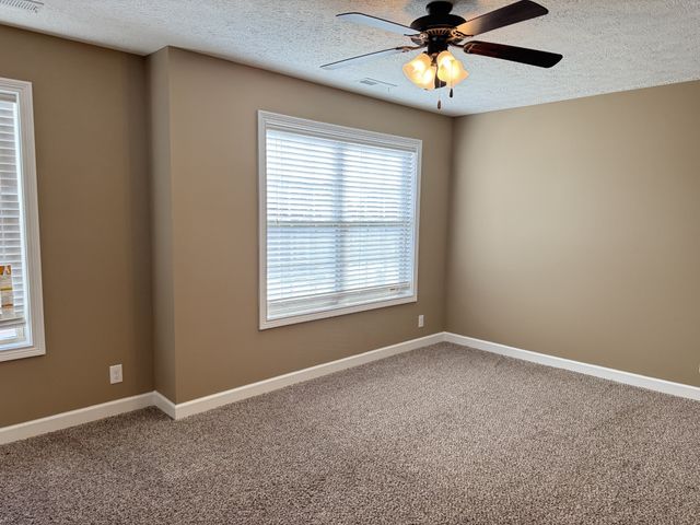 3776 Windhaven Dr, Clarksville, TN 37040