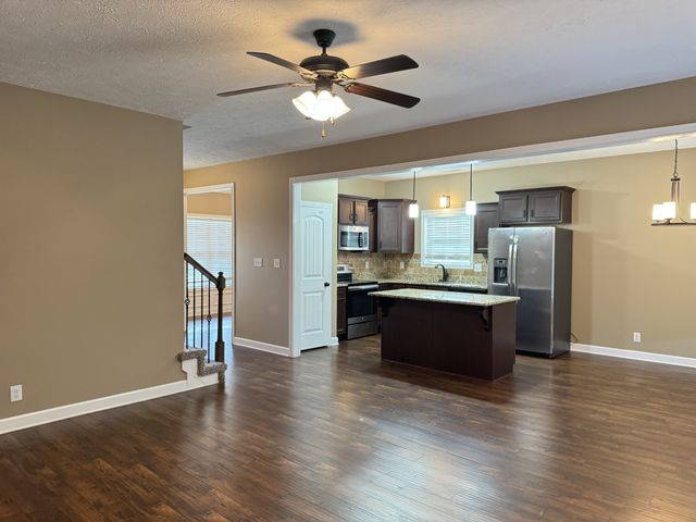 3776 Windhaven Dr, Clarksville, TN 37040