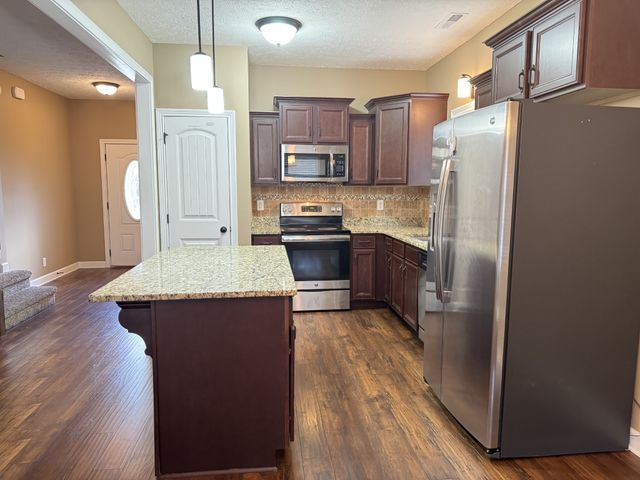 3776 Windhaven Dr, Clarksville, TN 37040