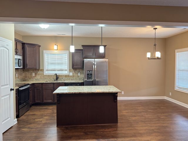 3776 Windhaven Dr, Clarksville, TN 37040