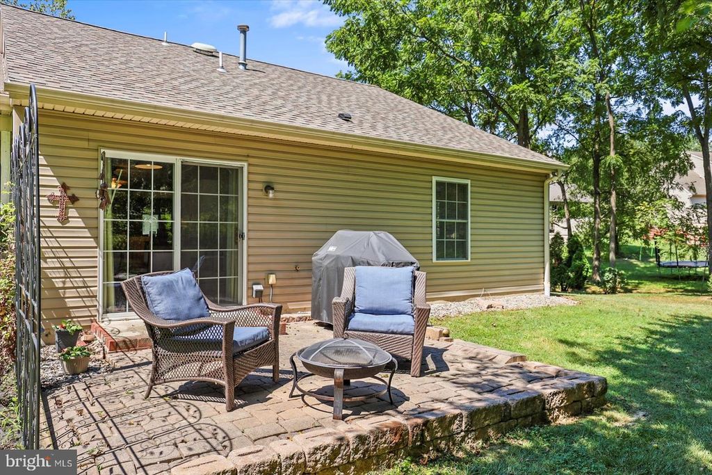 2310 DAISY RD, York, PA 17402