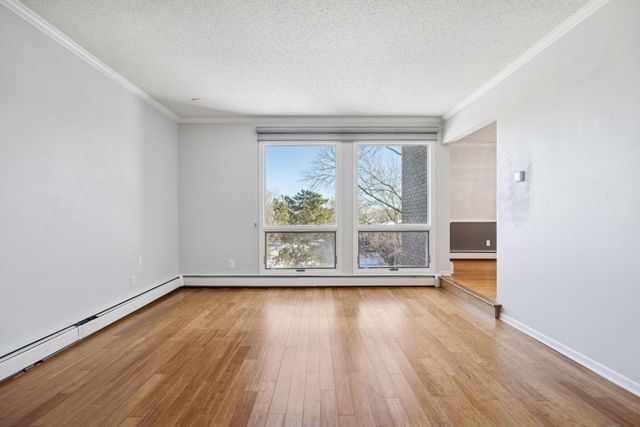 6075 Lincoln Drive 305, Edina, MN 55436