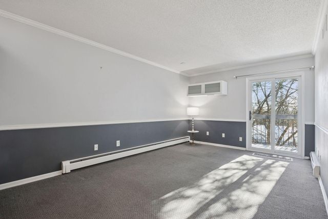 6075 Lincoln Drive 305, Edina, MN 55436