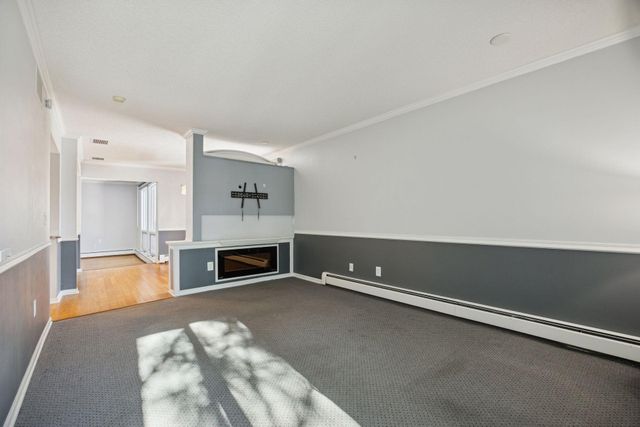 6075 Lincoln Drive 305, Edina, MN 55436