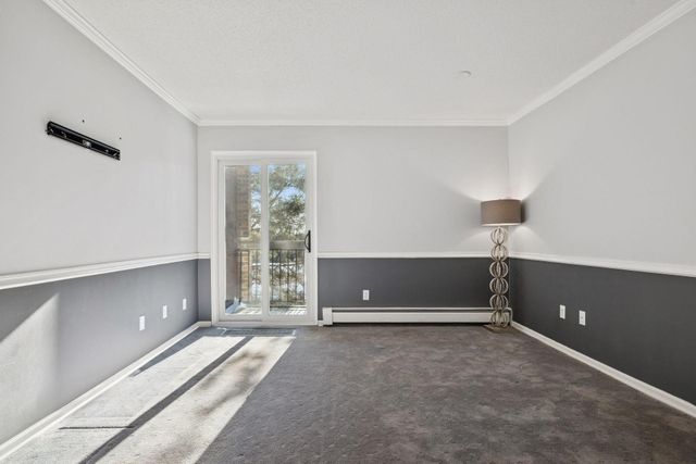 6075 Lincoln Drive 305, Edina, MN 55436