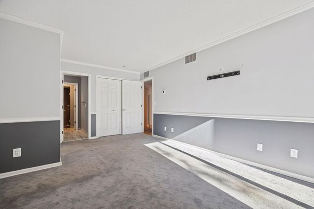 6075 Lincoln Drive 305, Edina, MN 55436