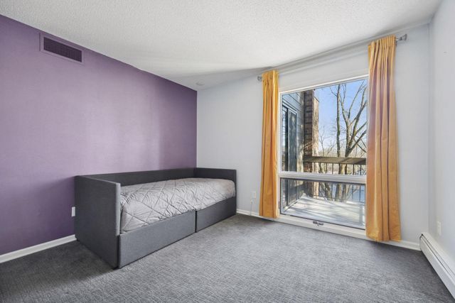 6075 Lincoln Drive 305, Edina, MN 55436