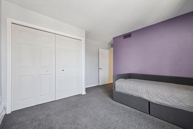 6075 Lincoln Drive 305, Edina, MN 55436