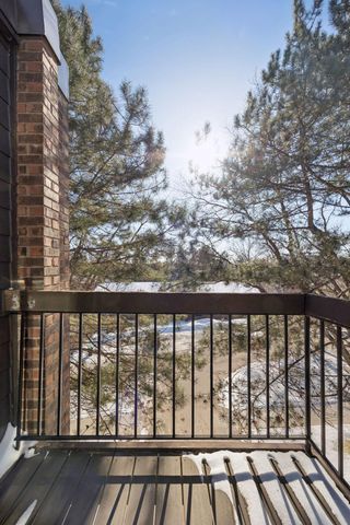 6075 Lincoln Drive 305, Edina, MN 55436