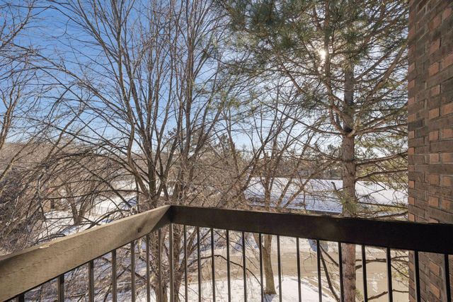 6075 Lincoln Drive 305, Edina, MN 55436