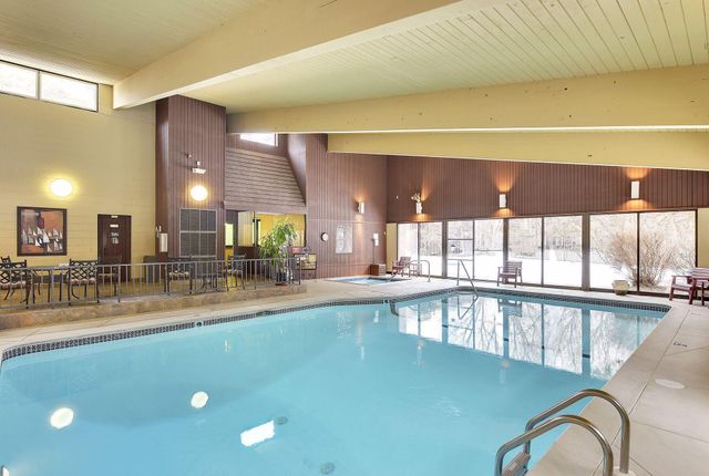 6075 Lincoln Drive 305, Edina, MN 55436