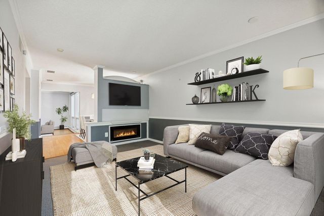 6075 Lincoln Drive 305, Edina, MN 55436