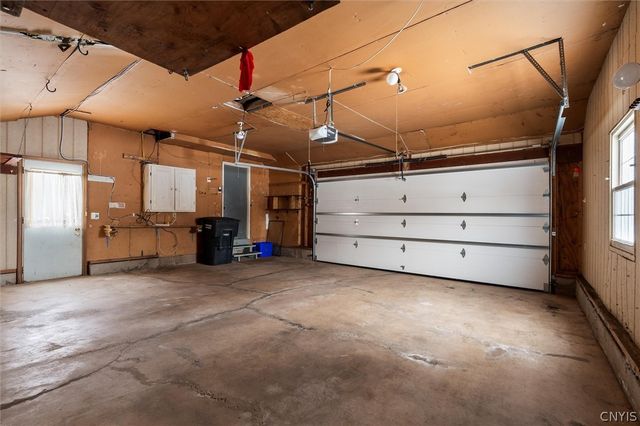 8101 Balsamwood Lane, Clay, NY 13090