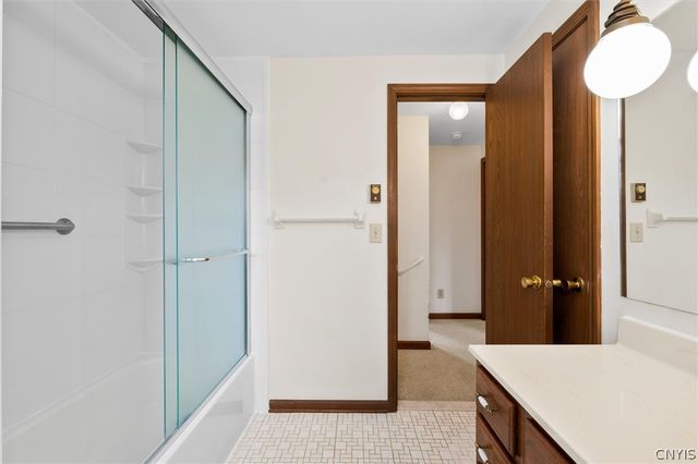 8101 Balsamwood Lane, Clay, NY 13090