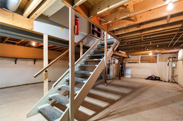 8101 Balsamwood Lane, Clay, NY 13090