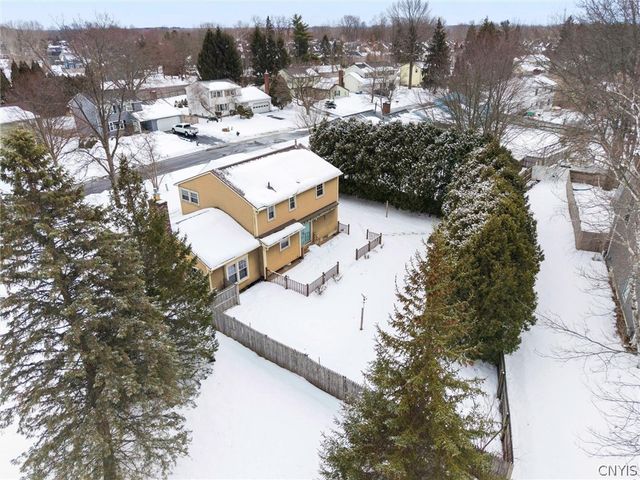 8101 Balsamwood Lane, Clay, NY 13090