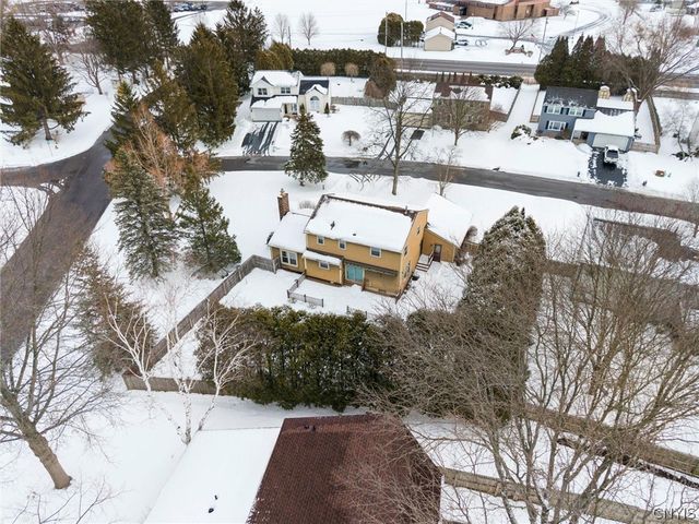 8101 Balsamwood Lane, Clay, NY 13090