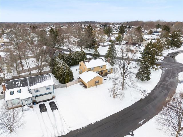 8101 Balsamwood Lane, Clay, NY 13090