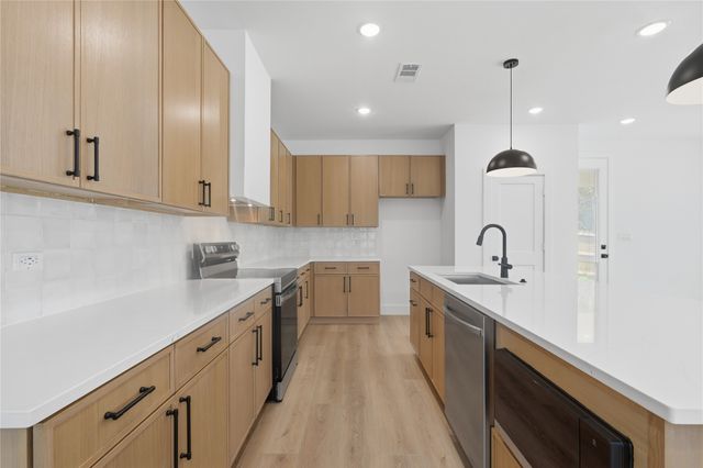 4310 Copeland Street, Dallas, TX 75210