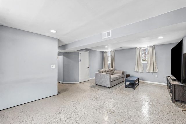 414 S Dodson Drive, Urbana, IL 61802