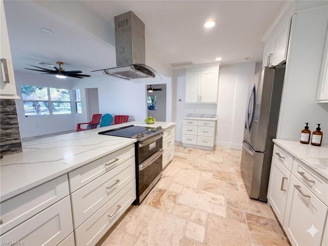 209 Kingston DR, Fort Myers, FL 33905
