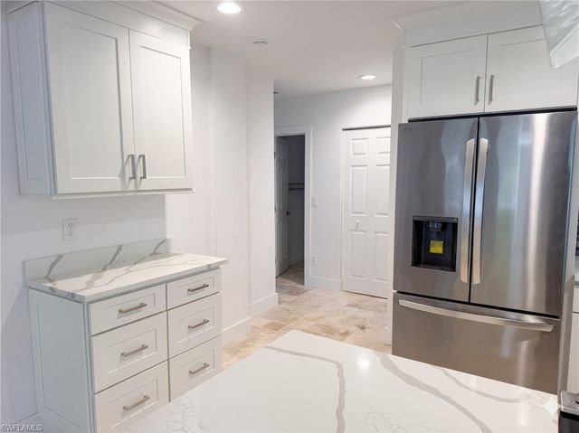 209 Kingston DR, Fort Myers, FL 33905