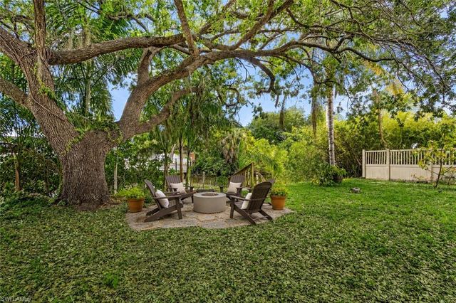 209 Kingston DR, Fort Myers, FL 33905