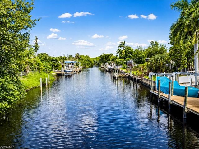 209 Kingston DR, Fort Myers, FL 33905
