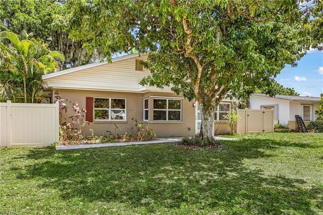 209 Kingston DR, Fort Myers, FL 33905